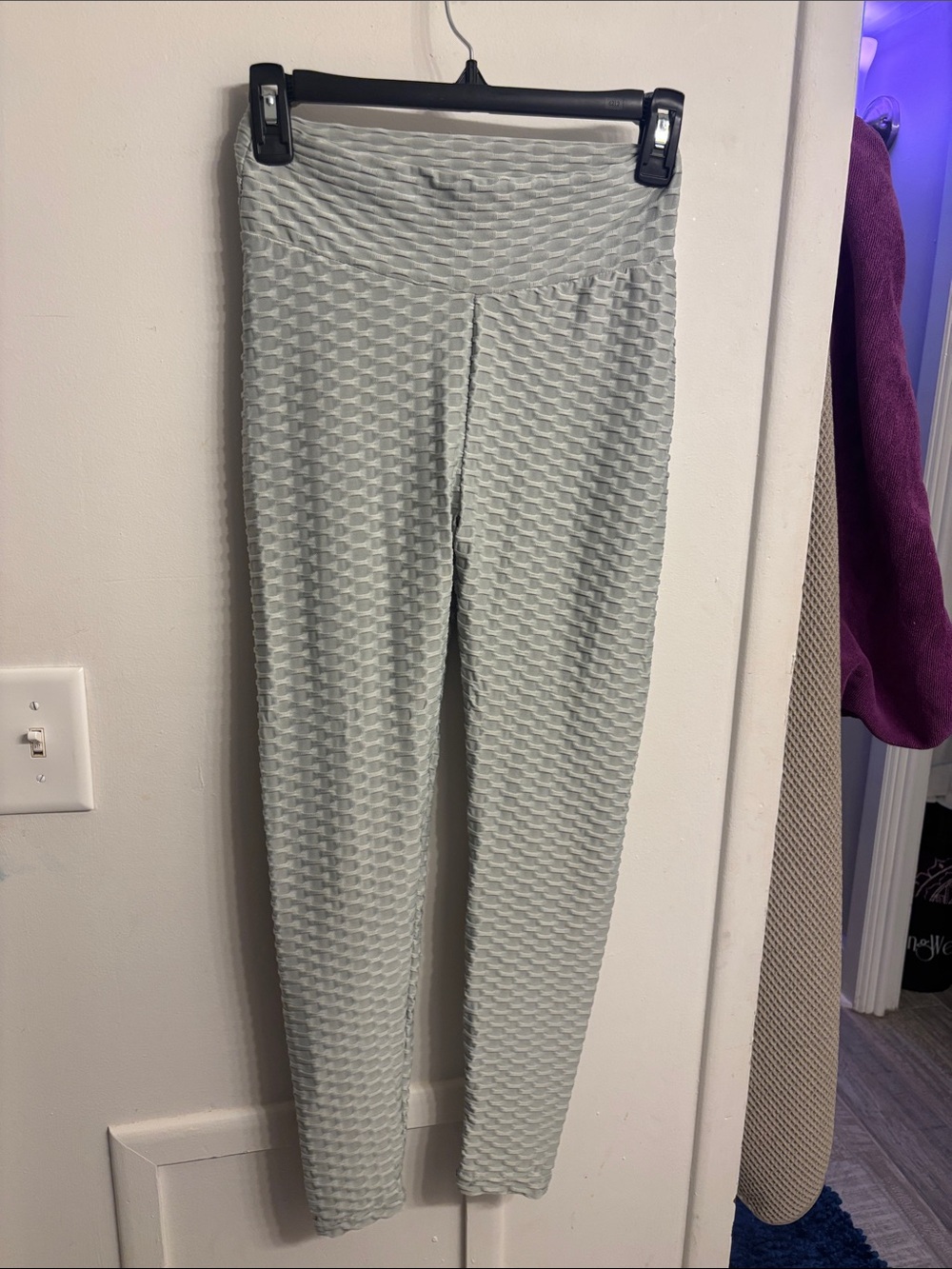 High-Waist Textured Leggings in Light Sage